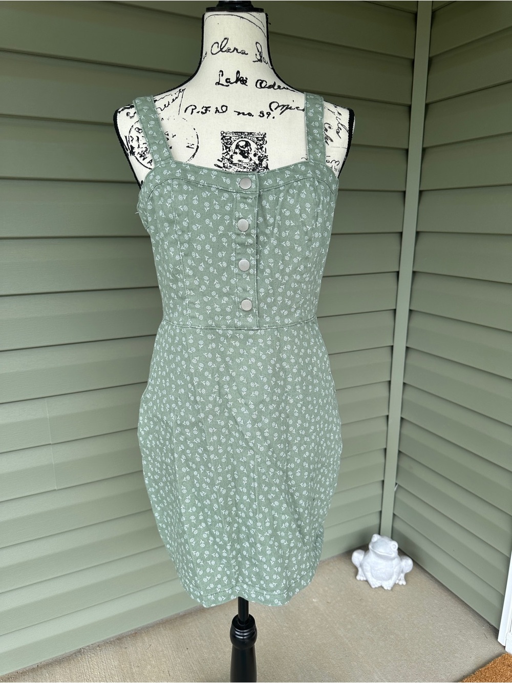 No Boundaries light Sage Floral Button-Front Sundress size 11/13 so cute